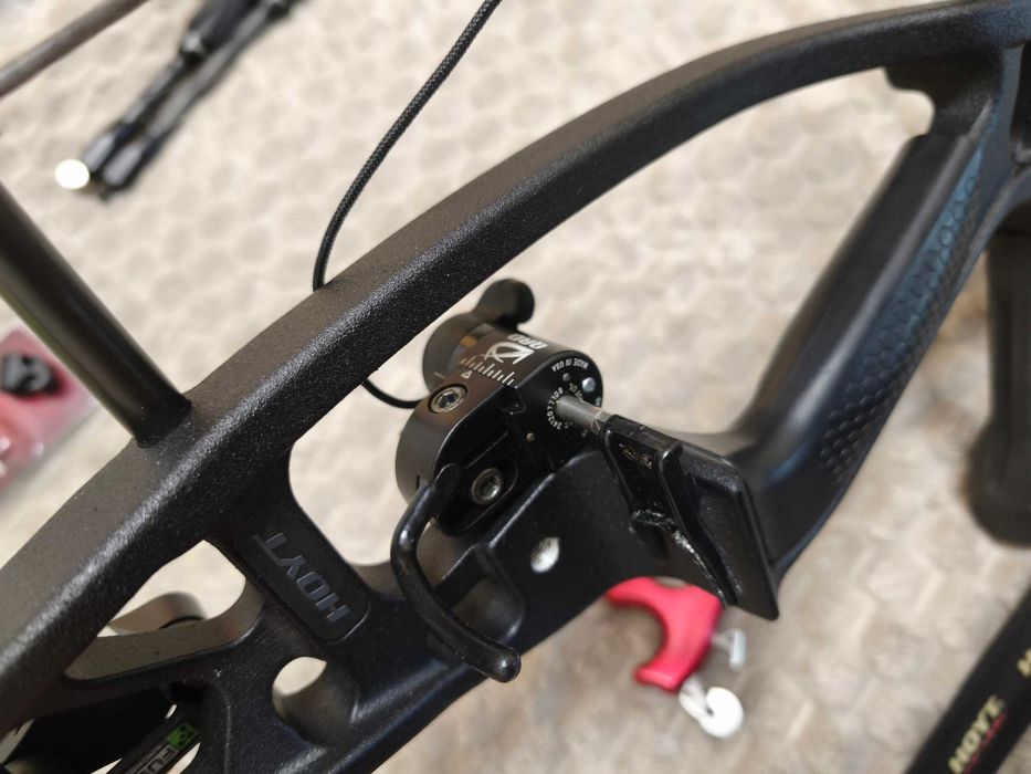 Hoyt Torrex Compound bow (лък) 50 -60 lbs и принадлежности