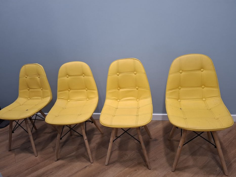 Стулья желтого цвета 4 штуки