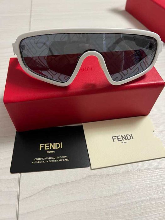 Ochelari de soare FENDI