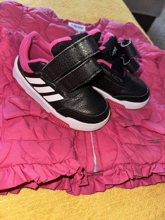 Адидас кожени 23 1/2  другите са подарък