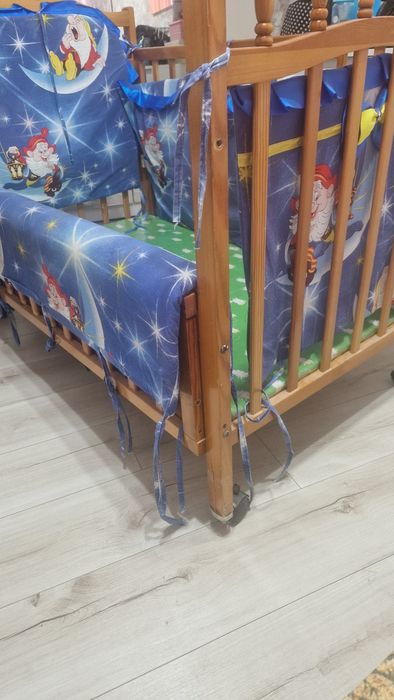 Продам манежки с кроватки