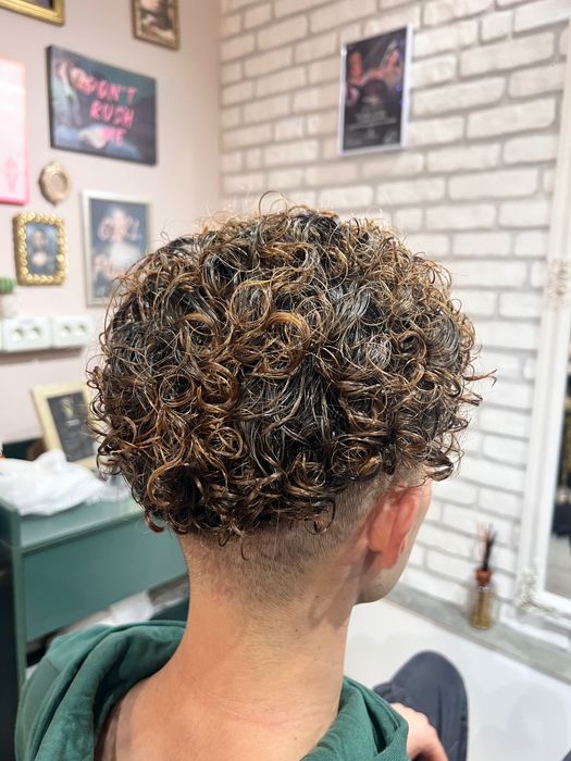 Permanent păr scurt