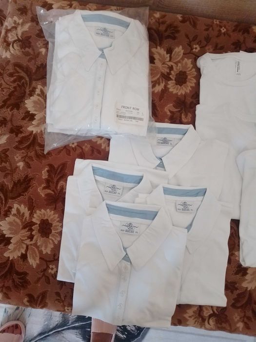 Продавам бели тениски