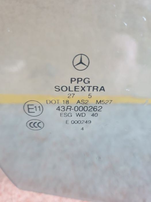 Продается боковое стекло от мерседес бенс w 203 , правое пасажирское