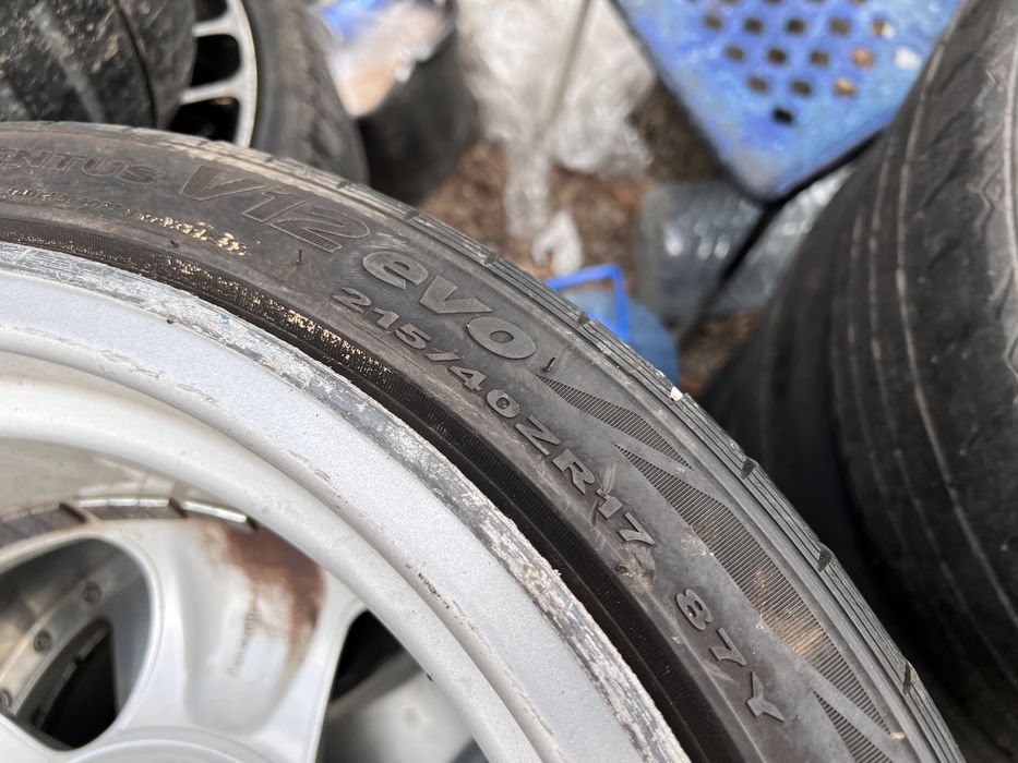 215/40/17 2 броя гуми Hankook