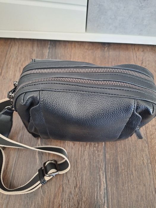 Кожена малка чанта