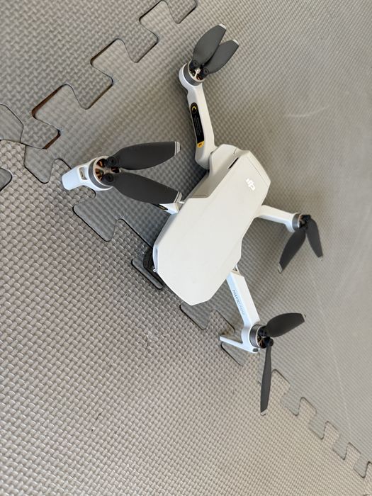Drona DJI Mini cu accesori