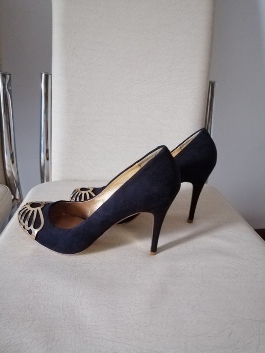 Pantofi stiletto
