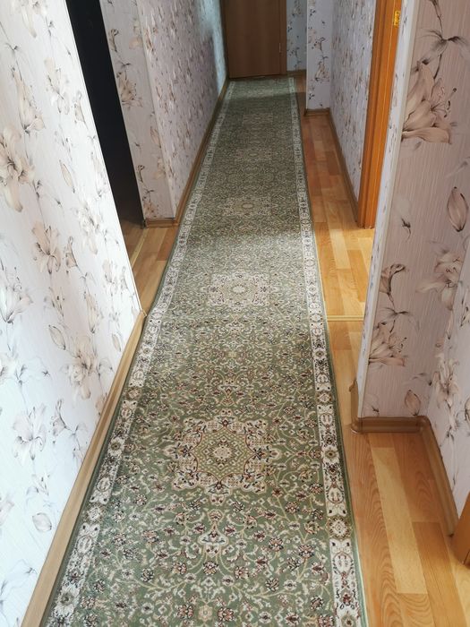 Продаётся ковровая дорожка 0.78х6.90