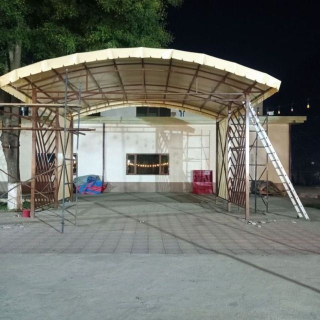 Baner tent ustanovka