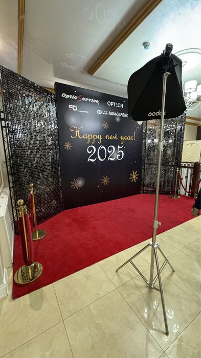 Фотозона, пресс стена, аренда каркаса