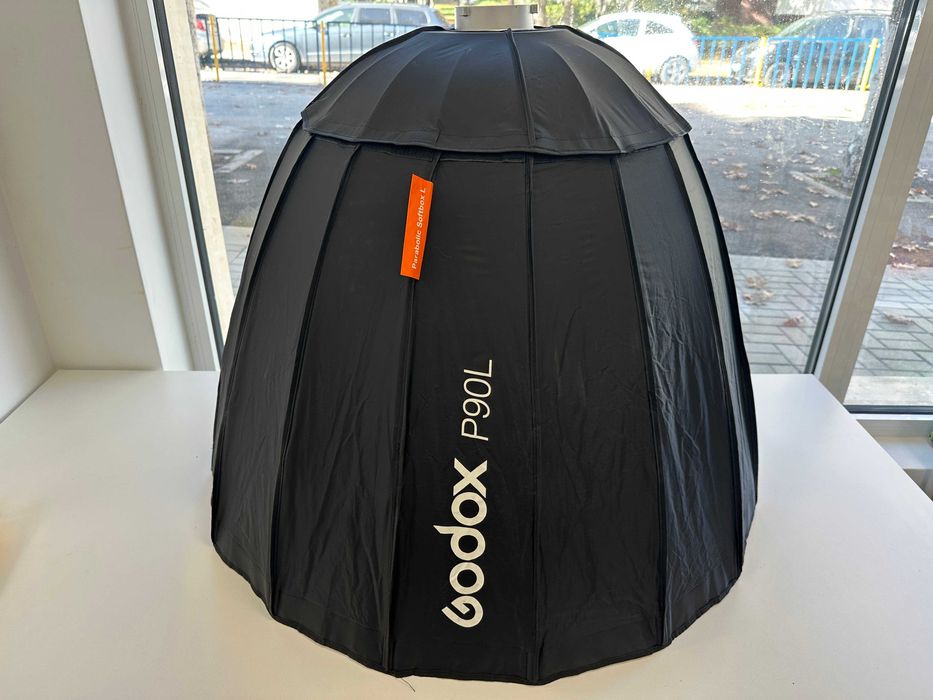 Godox P90L параболичен дълбок софтбокс 90см с Bowens монтаж