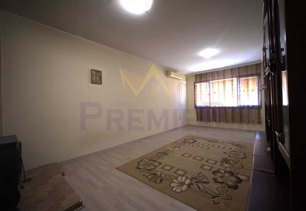 Продава се Тристаен апартамент в Бургас, Братя Миладинови - 90 кв.м за 1656 €/кв.м - Снимка #1