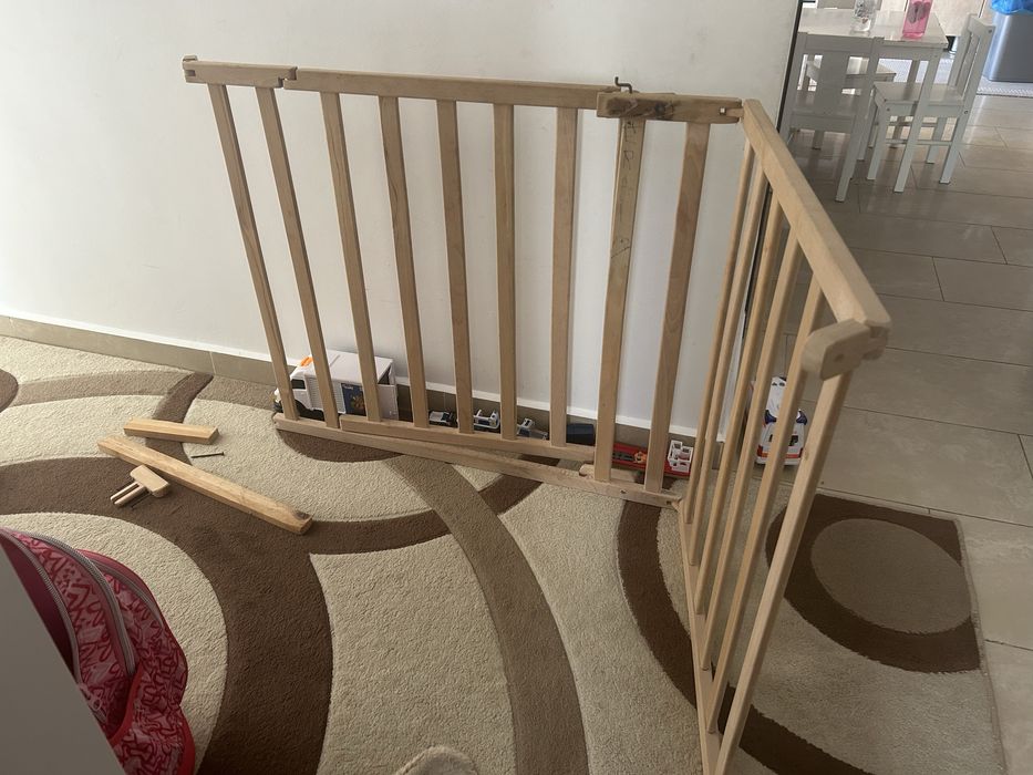 Poarta de siguranta de lemn pentru copii