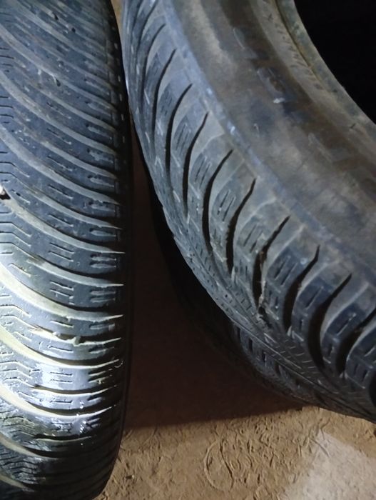 Продам комплект 4 резины. Размер 215/55 R17.