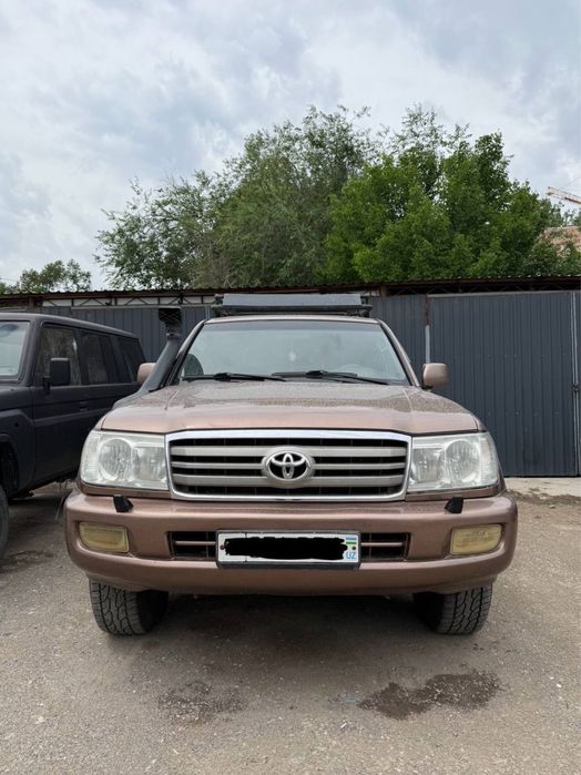Toyota Land Cruiser 105. Diesei
