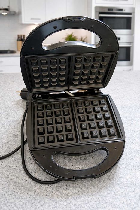 черен гофретник елит позлван веднъж без никакви забележки още с кутия elite тостер за гофрети