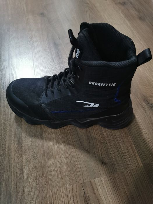 Обувки (подходящи за планински преходи)