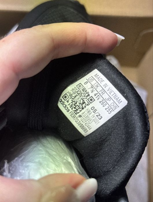 Vând adidași Adidas