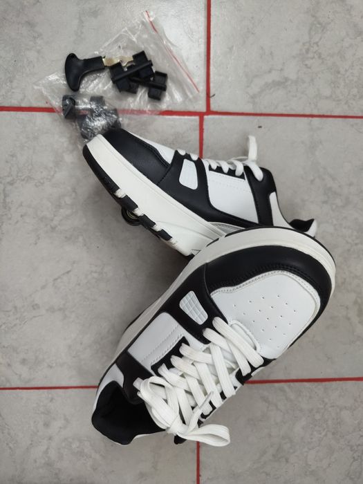Adidași cu roți mărime 40
