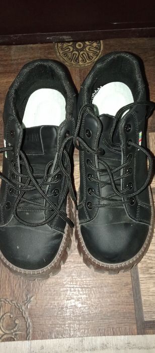 Продам женский батинку весенняя