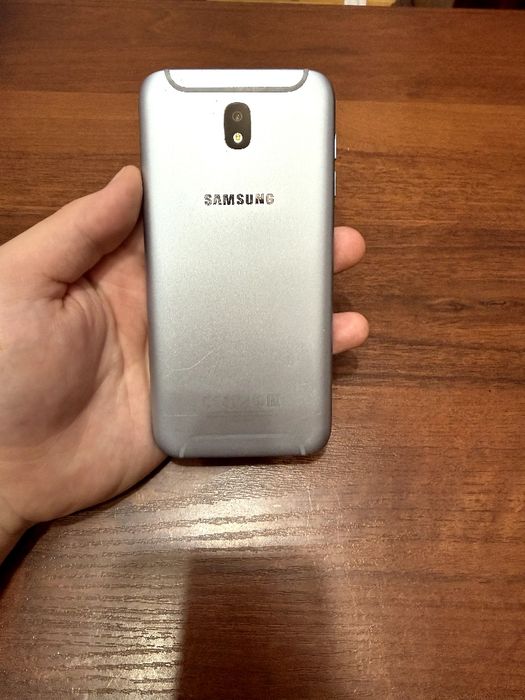 3 ta telefon sotiladi