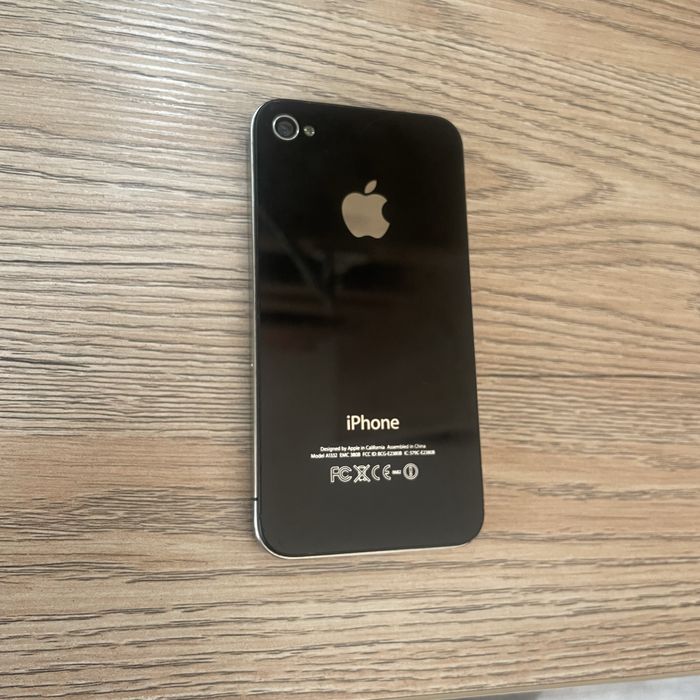 iPhone 4 16gb черный с играми