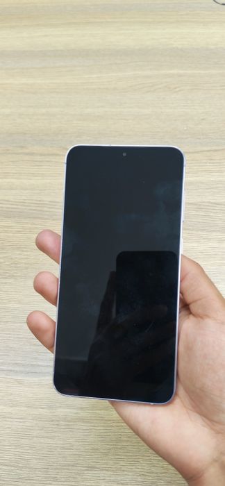 Samsung S23 plus pink (demo) sotiladi