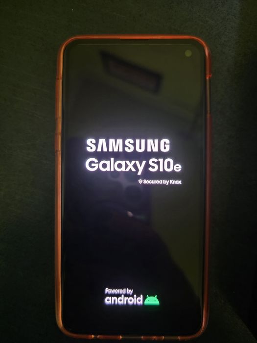 Vând Samsung S10e full box