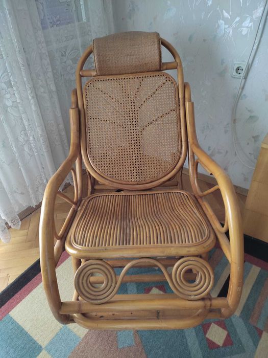 Люлеещ се стол от дърво