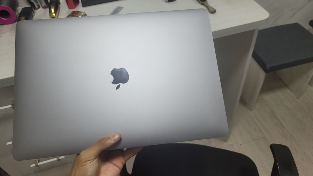 Macbook pro 16-inch