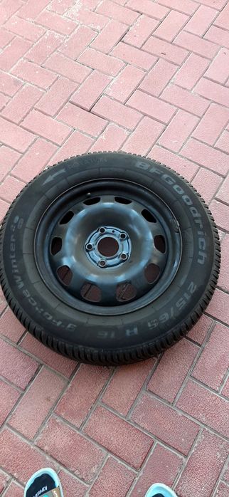vand 4 jante otel si cauciucuri iarna 215/65/16 Duster Nissan