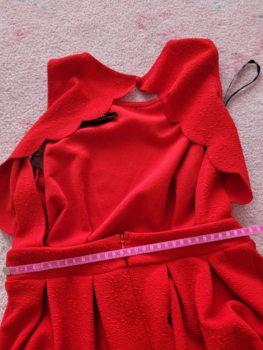 Rochita rosie cu spatele gol, marimexS/S