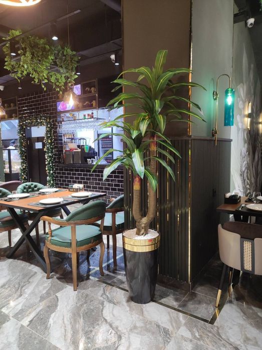 Искусственный цветы драсена