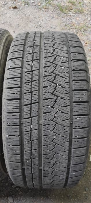 Комплект шин 245/40/18 triangle