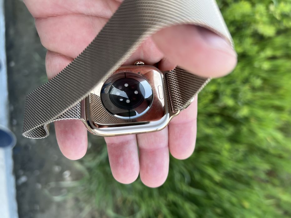 Apple watch 11, 46 mm. Gold Milanese