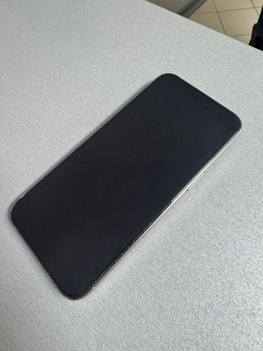 IPhone 15 Pro Max в хорошем состоянии