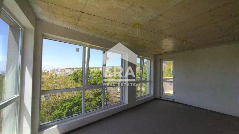 Продава се Двустаен апартамент в Варна, Възраждане 2 - 156 кв.м за 802 €/кв.м - Снимка #4