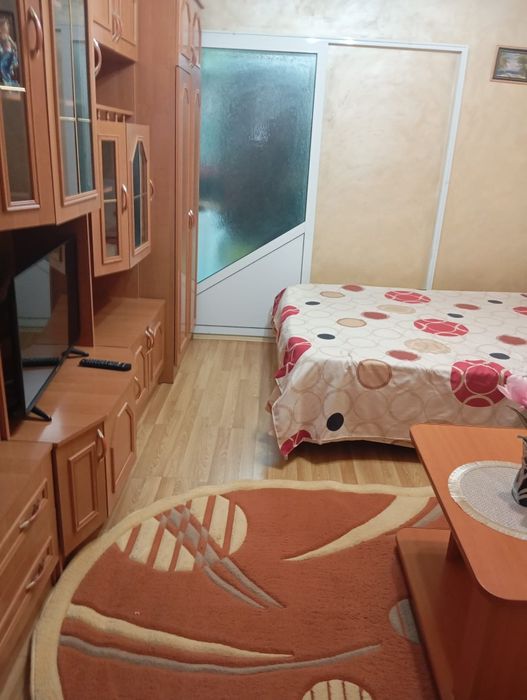 Închiriez garsonieră Nicolina 1