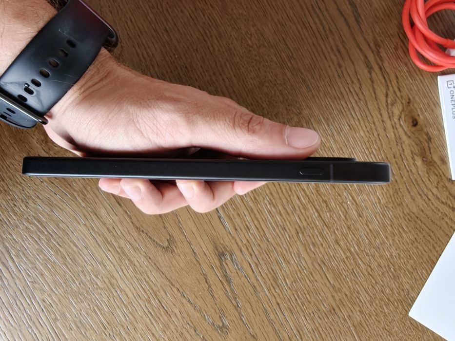 Като Нов! OnePlus 15  16/512 GB