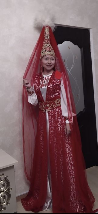 Платье на узату дизайнерский