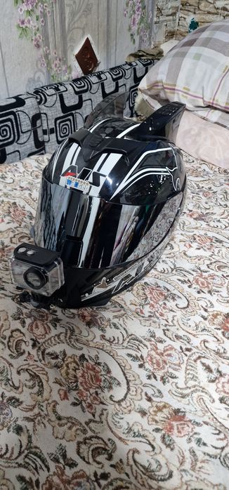 Мотошлем почти новый