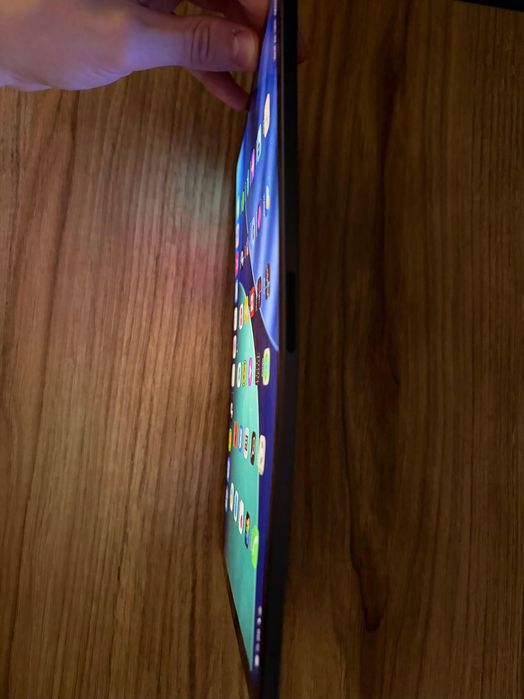 iPad Pro 11" M5 256 GB | Carcasă puțin îndoită (Funcțională) | La Cutie