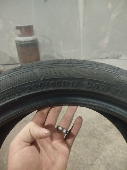 Продам шины 225/45/17