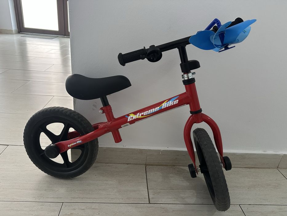 Bicicleta de echilibru ca noua
