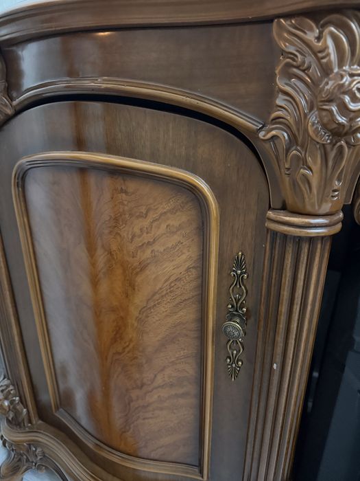 Комод с зеркалом