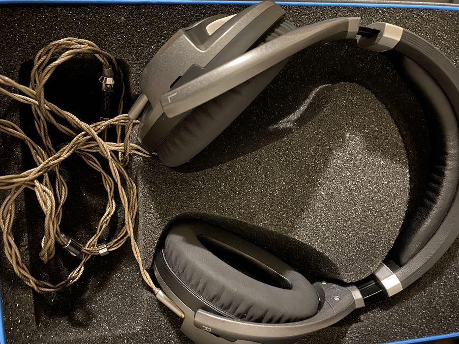 Casti Sennheiser HD 700