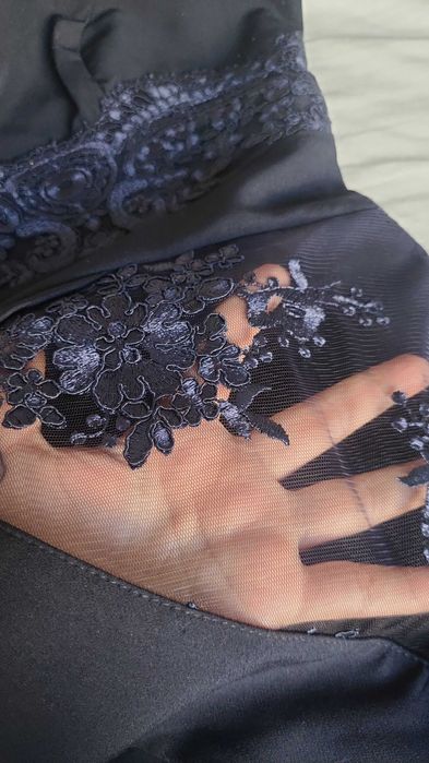 Тъмносиня официална рокля с дантела