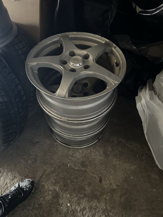 Диски с зимними шинами (липучка)