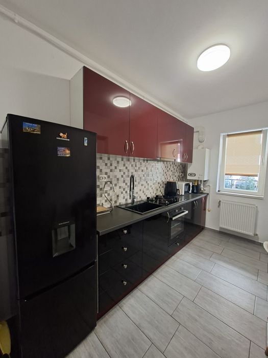 Vand Apartament cu 2 camere decomandat + Gradina 27 metri pătrați+ Loc de parcare